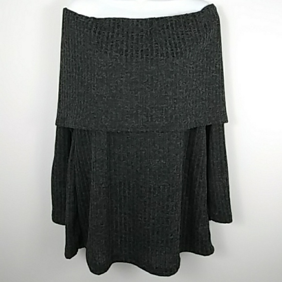 Viamor Off the Shoulder Sweater Medium - Picture 1 of 3
